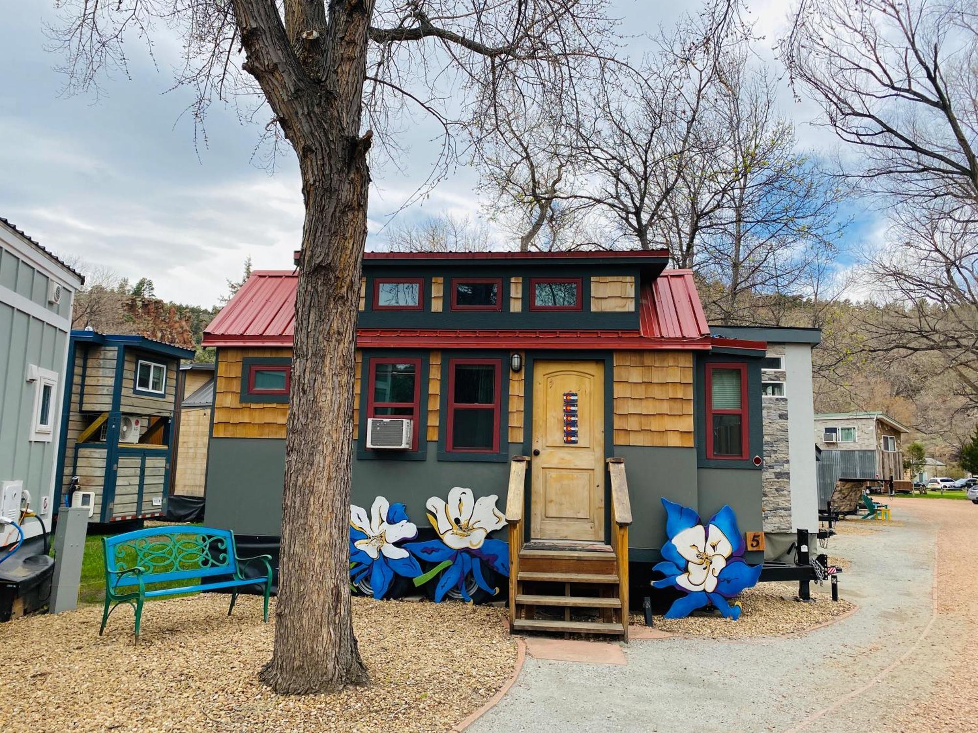 Weecasa Tiny Home Resort Lyons Exteriör bild
